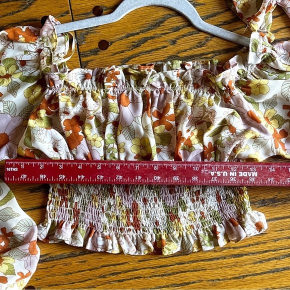 2Bella Boho Floral Crop Top Smocked Yellow and Orange Size Medium fits Small too - Picture 4 of 6